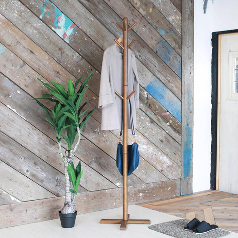 高さ180cmなので丈の長い衣類も綺麗に掛けられ、スリムデザインなのでお部屋に圧迫感を与えません。